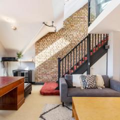Designer 1 bed Loft Apartment, SW16