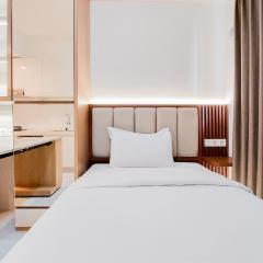 Nice Studio Apartment at Sky House BSD By Travelio