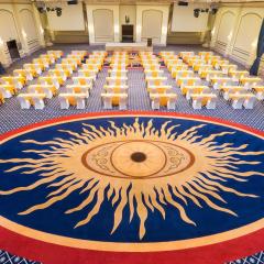 هوليدي ان القصر