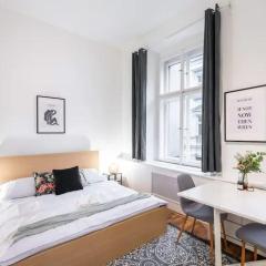 Friendly Studio for Two Old Town