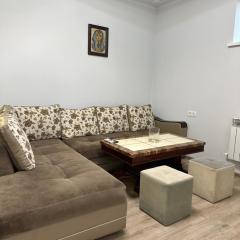 Art`s Family Guest House