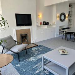 Chelsea Large 2 bed 2 Bath Sydney Street SW3