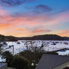 Magical Hardy's Bay Waterfront Apartment