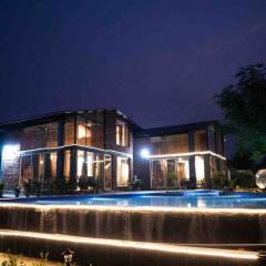 WE Woods Farm Manesar, 6BR Lux King Beds, Pvt Pool