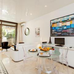 Gray d'Albion 1D1 YourHostHelper