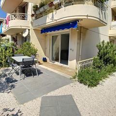 A deux pas des plages du Midi - 293L REYVE