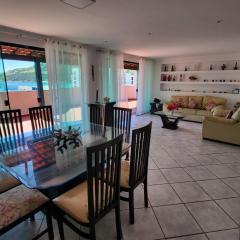 Cobertura Exclusiva com Vista Mar, 4 Quartos e Churrasqueira na Prainha!