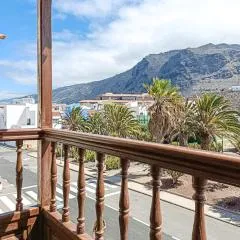 Beautiful 1 Bedroom Apartment with Mountain View