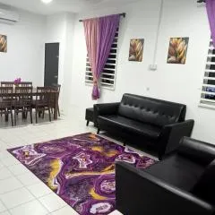 Sweet Purple Homestay Gambang Jaya