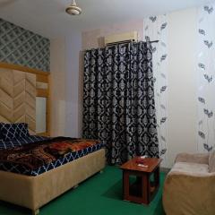 Lux Living Lodge Guest House