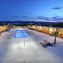 Mobilheim Camping 6 Personen Pool am Meer