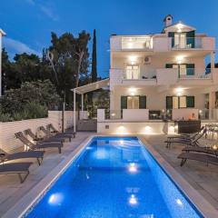 Attractive apartment in Slatine