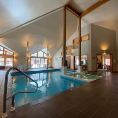 Trail Creek 64 - 1 BR with Loft, Ski Home Trail, Bus, Hot Tub, Pool!