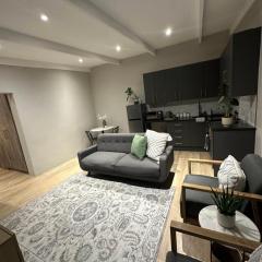 Somerset-West PRIME SPOT- Solar Powered!