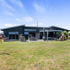 Surfing Fox - Foxton Beach Holiday Home