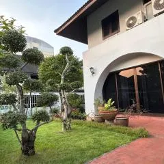 Newly-renovated Modern Private Thai Villa with Swimming Pool