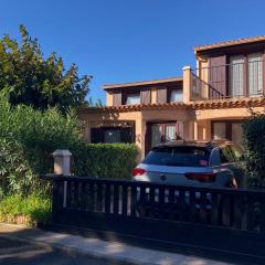 Domaine de vacances à 600m de la plage animations piscines en supplément villa climatisée 3 chambres 5 à 7 couchages WIFI LRPDSG12