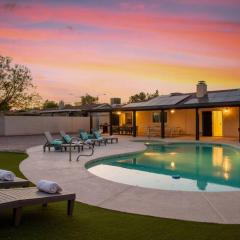 6 BR Oasis with Pool, Pickle Ball, Golf & More!