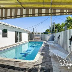 Studio wpool patio walk to beach