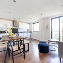 Modern 3 Bed & 3 Bathrooms Flat, Hackney Downs