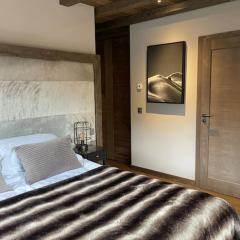 Chalet Purdey - Sleeps 10 with Hot Tub