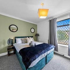 Apartment Sleeps 7 with Free Parking