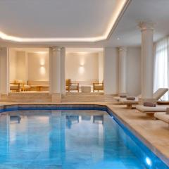 InterContinental Hotels Chantilly Chateau Mont Royal by IHG