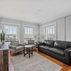 Discover Conway Trendy Downtown Loft