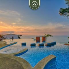 1 BR Condo - Amazing Sunsets Froom the Roof - Pool