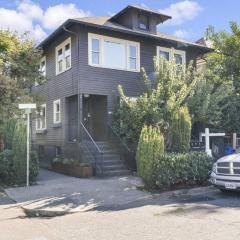 2BR Hideaway in the heart of SE Portland