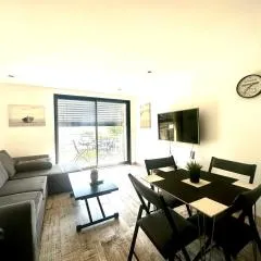 Le Maurice - Air conditioning parking and seaside!