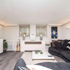 Luxury Flat in Cheslea Prime Location
