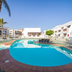 INEIKA in Corralejo - Balcony & Poolside