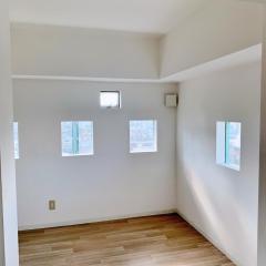 Shinjuku Kabuki Youth Hostel#New Sunshine Room#50 second walk from Higashi Shinjuku subway#Automatic locking door at entrance