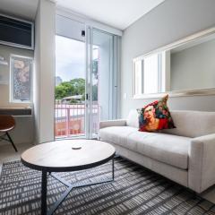 The Rose 104: Modern Studio in Heart of the City