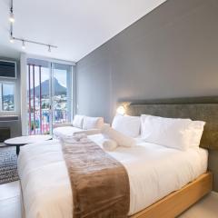 The Rose 704: Top Floor Modern Studio Apartment