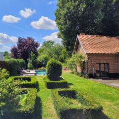 ferme de caractère avec piscine et cheminée