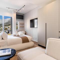 The Rose 701: Top Floor City Aprt with Balcony