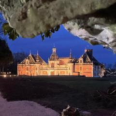 La "Suite" du Château de Chevigny-en-Valière comprenant deux chambres séparées, située à 12 minutes de la célèbre ville de Beaune