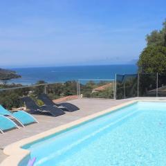 Villa spacieuse à Saint-Florent avec piscine