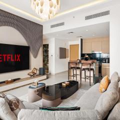 Stylish Poolside Apartment in Dubai Creek Harbour - By DuStay