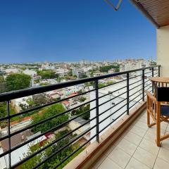 Cozy Studio on a High Floor with Panoramic Views in Villa Urquiza