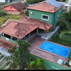 Casa familiar com piscina Penedo RJ