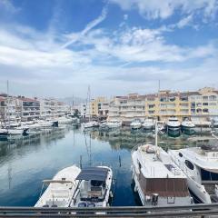 Apartamento A Frente del Canal con Terraza