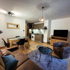 Résidence Le Solaret - Appartement centre village pour 4 personnes MAE-0821