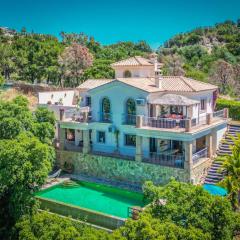 Luxury Villa - Sleeps up to 8 & Infinity Pool