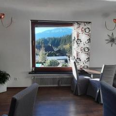 Haus Sieben - Singer Lydia