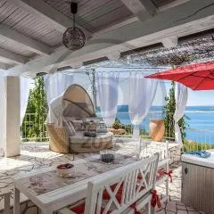Cozy Home In Crikvenica With Jacuzzi