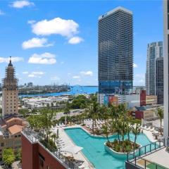 Bayside Breeze - Downtown Luxury Tower