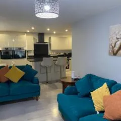 Cosy room in cul de sac location’s home - Housity